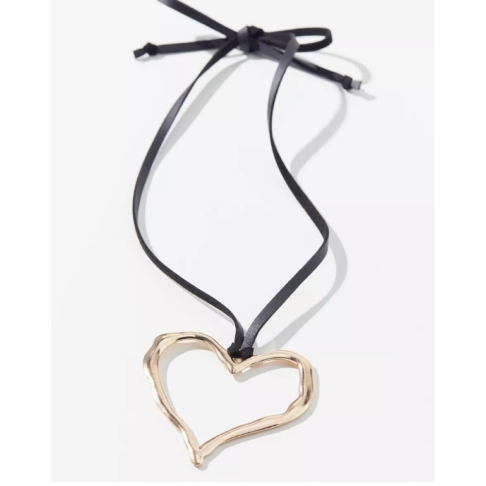Urban Outfitters : Gold Heart Pendant Necklace | Large Sized | NWT